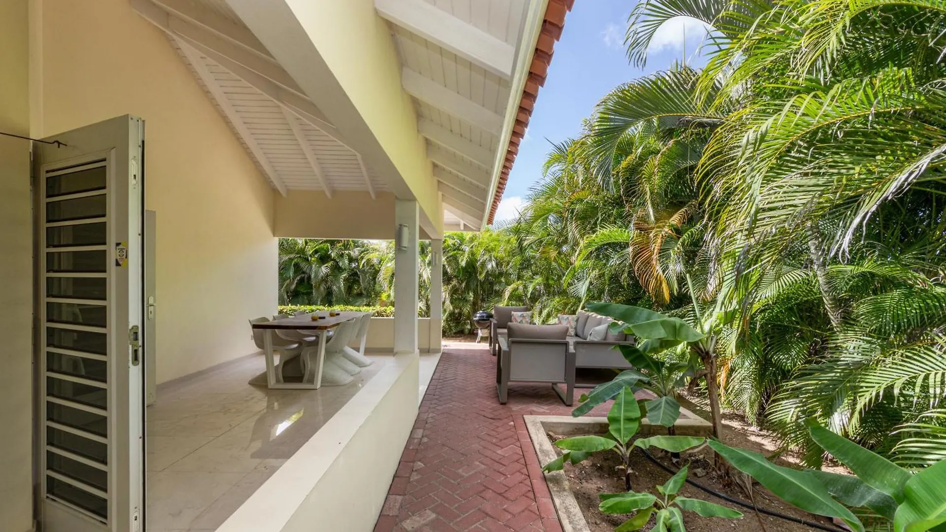 Attractive Villa In Resort Willemstad